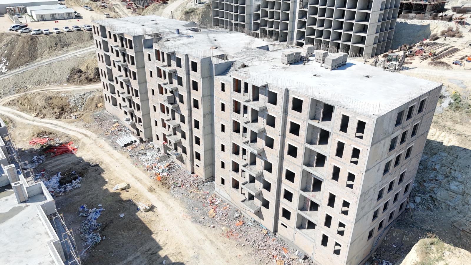 İstanbul İli Arnavutköy İlçesi Sazlıbosna  1045 Adet Konut, ve 75 Adet Dükkan İnşaatı ile Altyapı ve Çevre Düzenlemesi